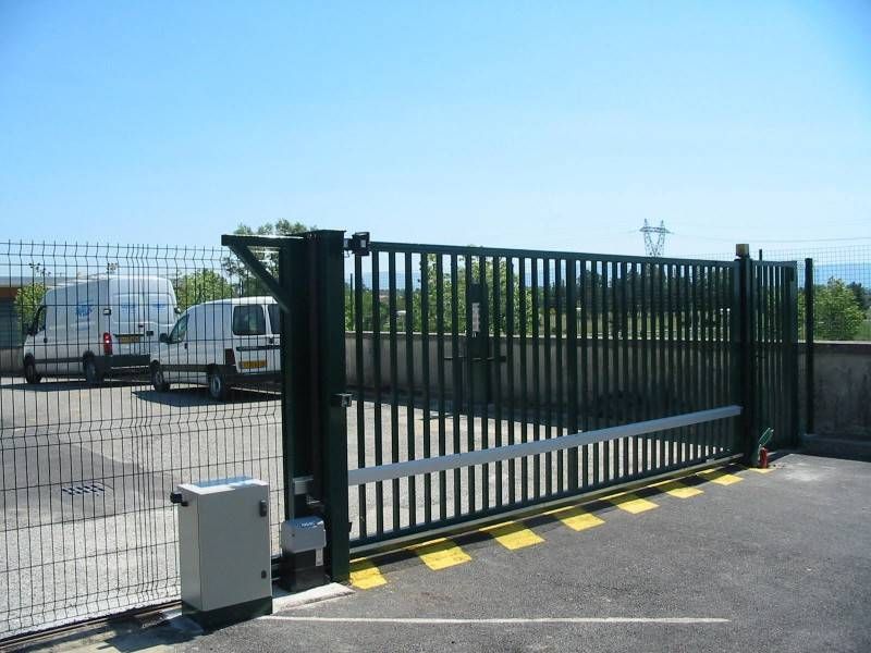 Installer un portail industriel de grande longueur à Nyons